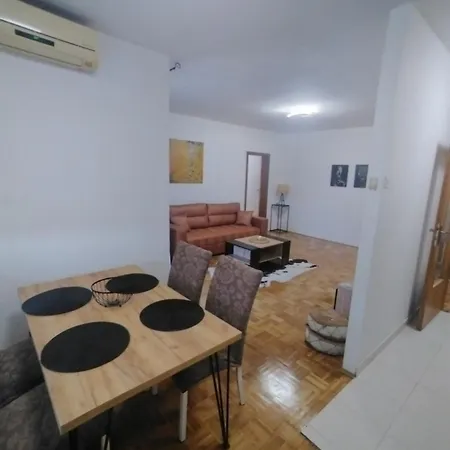 아파트 Apartman Carpe Diem *