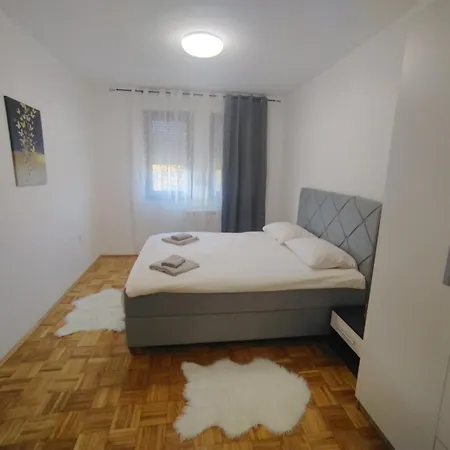 Apartman Carpe Diem * 바냐루카